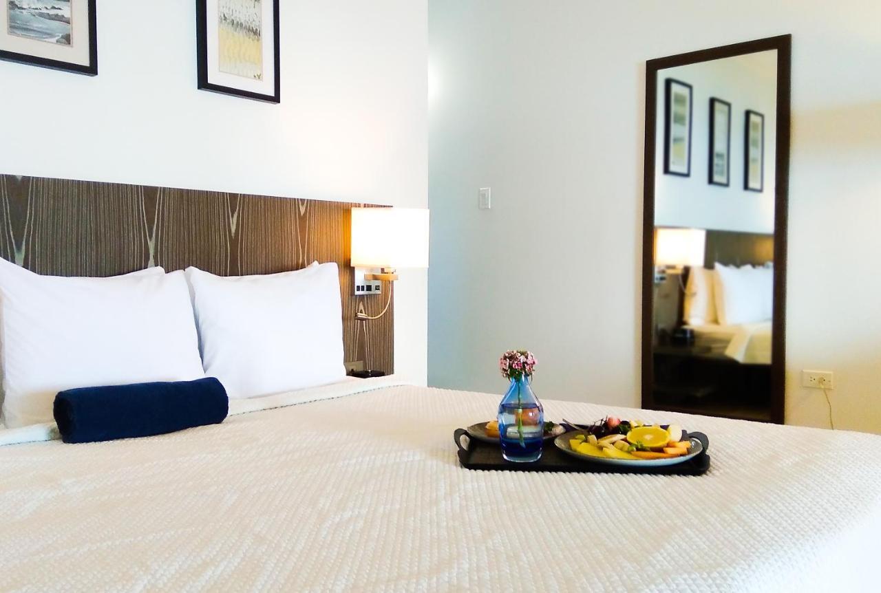 Trade Winds Hotel Dickenson Bay Екстер'єр фото