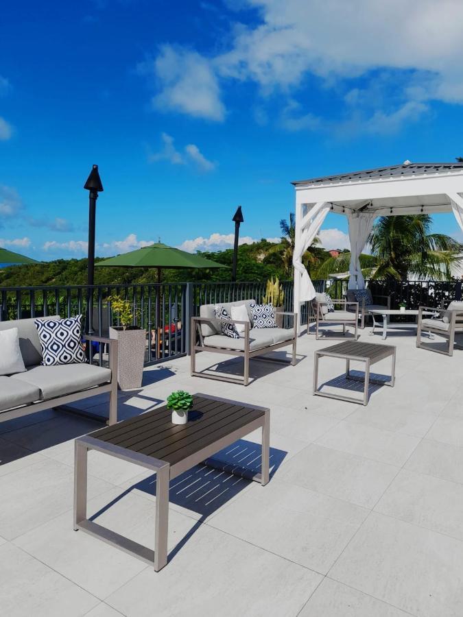 Trade Winds Hotel Dickenson Bay Екстер'єр фото