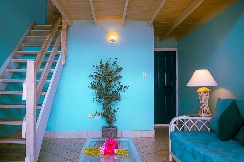 Trade Winds Hotel Dickenson Bay Екстер'єр фото