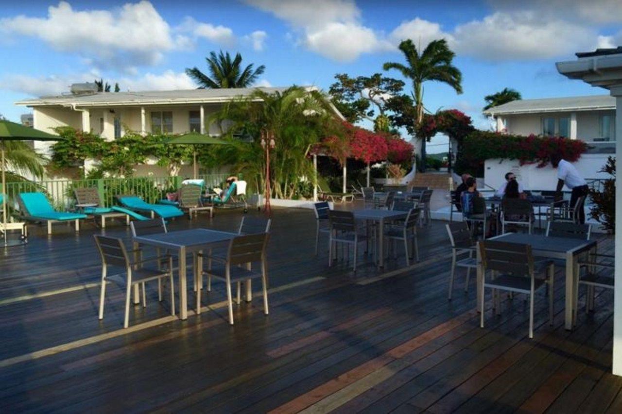 Trade Winds Hotel Dickenson Bay Екстер'єр фото
