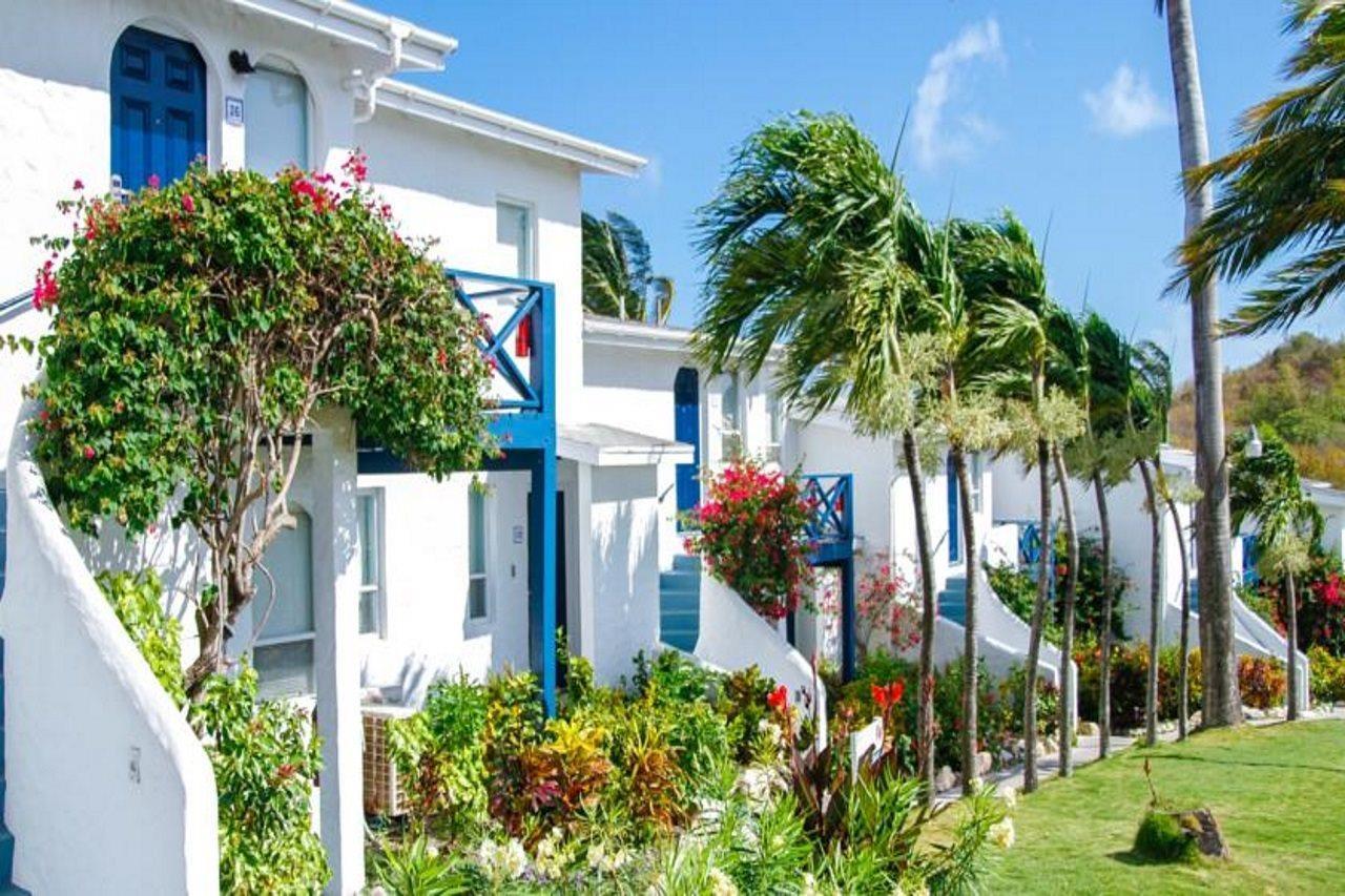 Trade Winds Hotel Dickenson Bay Екстер'єр фото