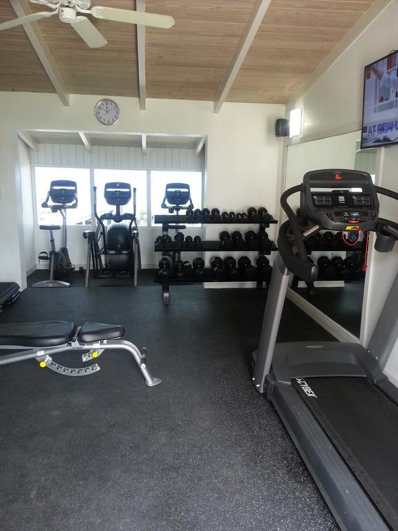 Trade Winds Hotel Dickenson Bay Екстер'єр фото