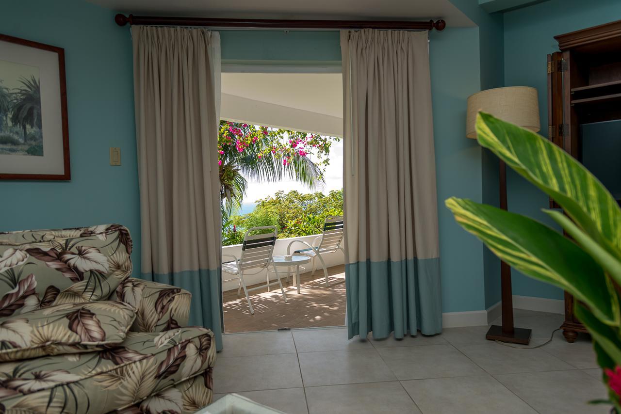 Trade Winds Hotel Dickenson Bay Екстер'єр фото