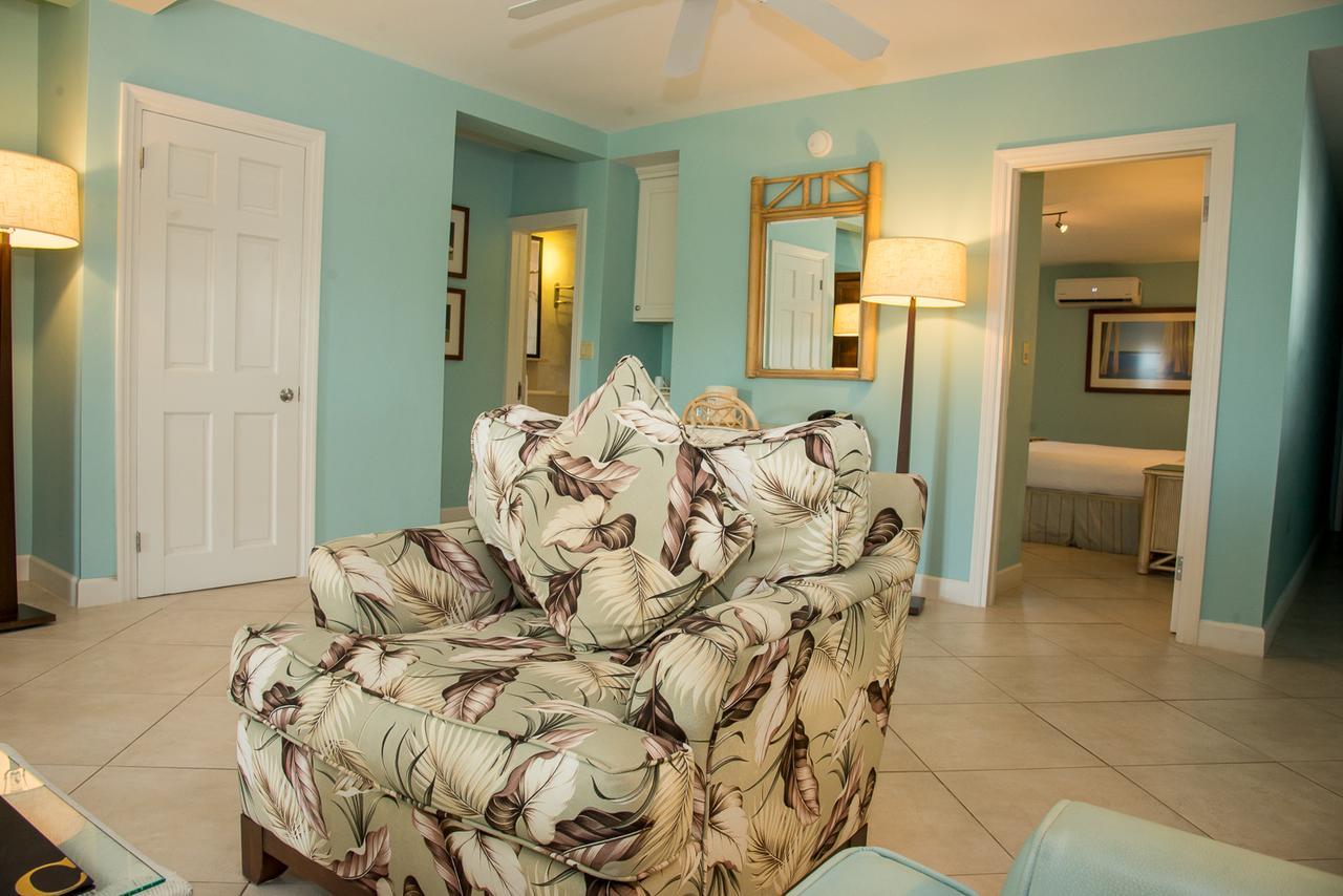 Trade Winds Hotel Dickenson Bay Екстер'єр фото