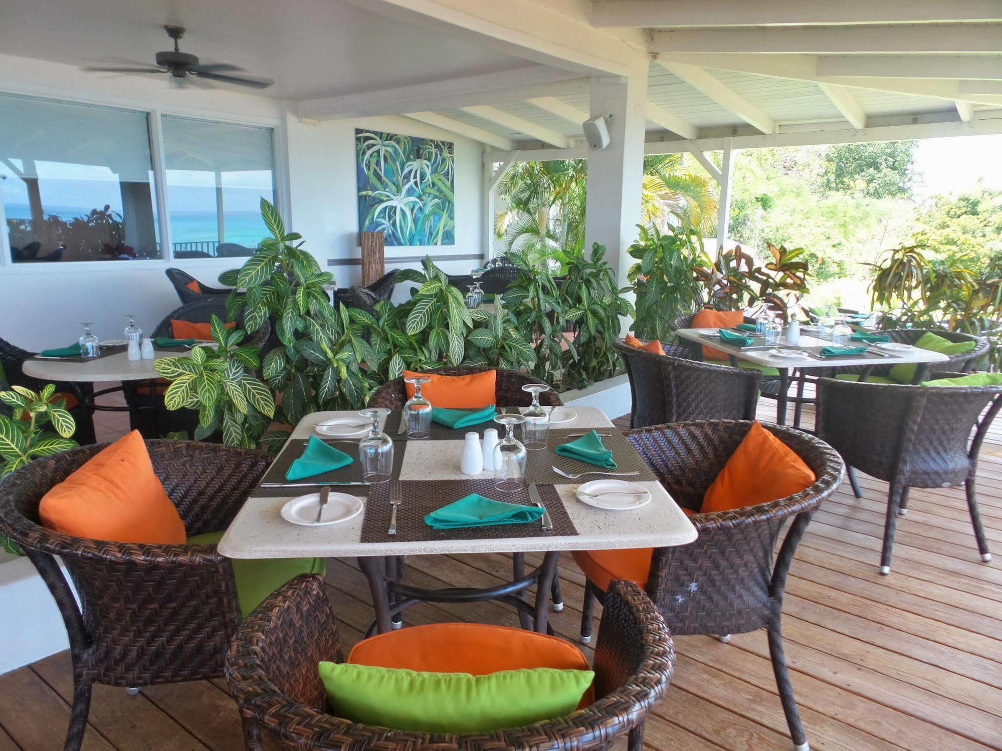 Trade Winds Hotel Dickenson Bay Екстер'єр фото